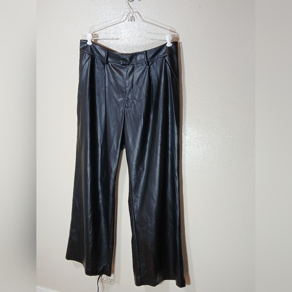 Good American Faux Leather Wide Leg Pants in black Plus size 16 - Picture 2 of 9